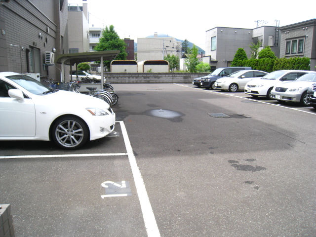 Parking lot. Outdoor car park Yes Monthly 21000 yen