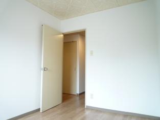 Other room space. Economical natural gas adoption, It is spacious 3LDK Recommended. 