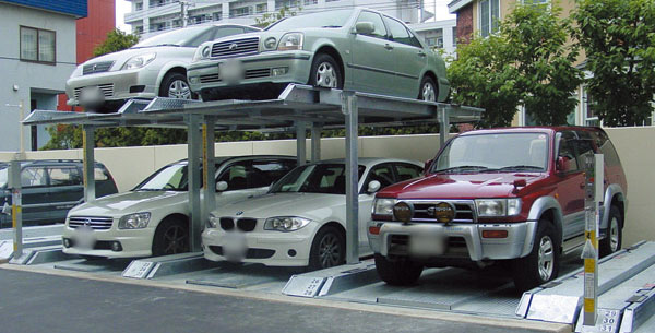 Common utility.  [Parking of all households worth on site] 32 cars on site (one for visitors ・ Covered parking lot one ・ High roof installation the corresponding mechanical 21 units). Prepare the nine flat on-site parking. There is subjected to a load heating, Time also safe in the snow (same specifications) ※ The photograph is an example of a parking can be car