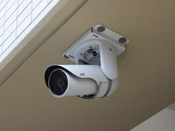 Security.  [surveillance camera] Security cameras were installed in the entrance and on-site. 24hours, 365 days, And color video recording in the hard disk. You get the effect of preventing the illegal intruder by continuing to monitor for 24 hours (same specifications)