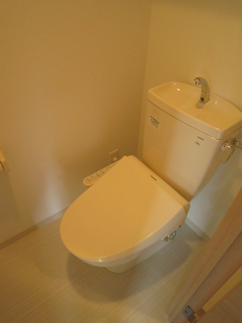 Toilet. You can washlet equipped cage all year round comfortable use! 