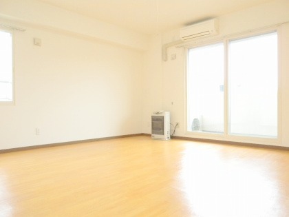 Living and room. Day the best in the entire south-facing ☆ Nearby Super ・ There is a convenience store! 