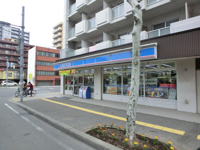 Convenience store. Lawson Sapporo Nishi 15-chome up (convenience store) 107m