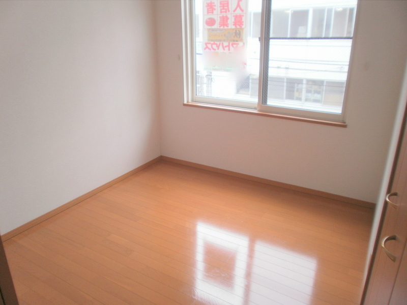 Other room space. Flooring