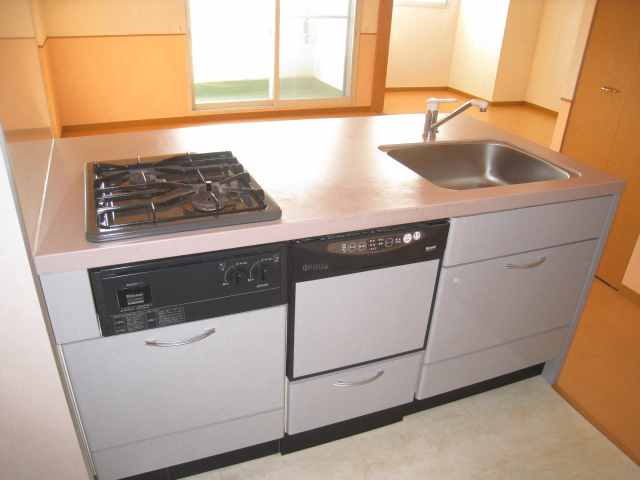 Kitchen. Island Kitchen, Dishwasher! 