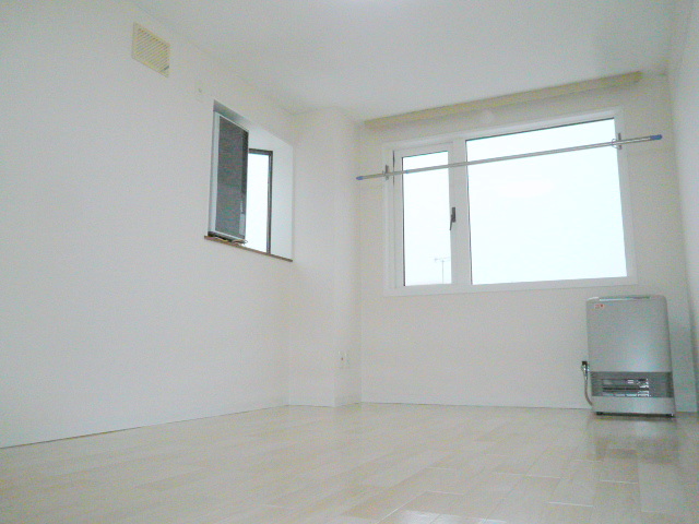 Living and room. It is recommended in the pre-room renovation ☆ Air-conditioned