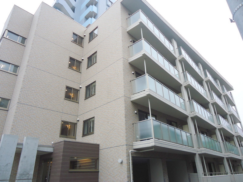 Building appearance. Five-story reinforced concrete