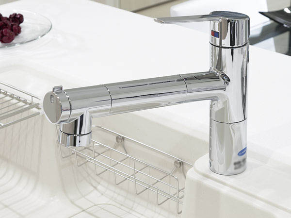 Kitchen.  [Water purification function with single-lever mixer tap] Water purification function with the faucet that simple beauty shines. 4-step operation, such as shower and water purification can be operated (same specifications)