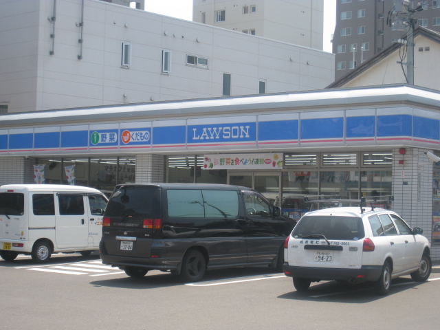 Convenience store. Lawson Sapporo Kita 6 Nishi twenty-chome up (convenience store) 320m