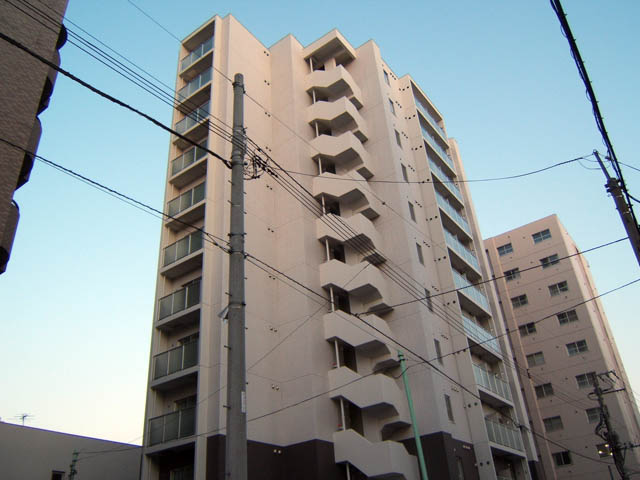 Building appearance. Familiar reinforced concrete apartment