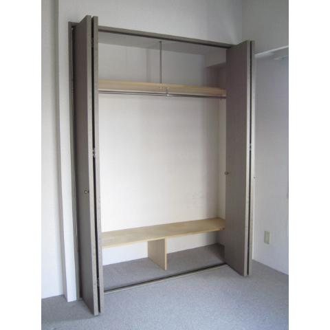 Receipt. Convenient for shelter, such as a box because it is a shelf with up and down