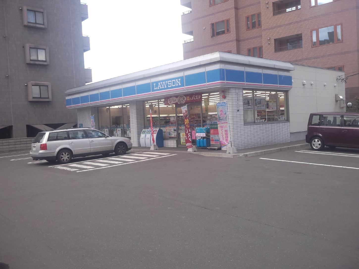 Convenience store. Lawson Sapporo Kita 1 Nishi store up (convenience store) 429m