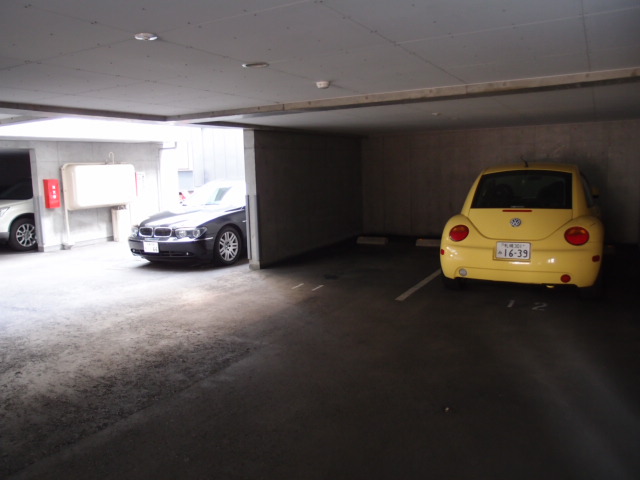 Parking lot. indoor ・ With outdoor parking! On-site load heating equipped! ! 