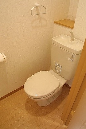 Toilet. While thinking at a slow one ・  ・  ・  ・  ☆ 