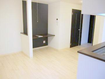 Living and room. Spacious 1LDK, Very beautiful is in renovation