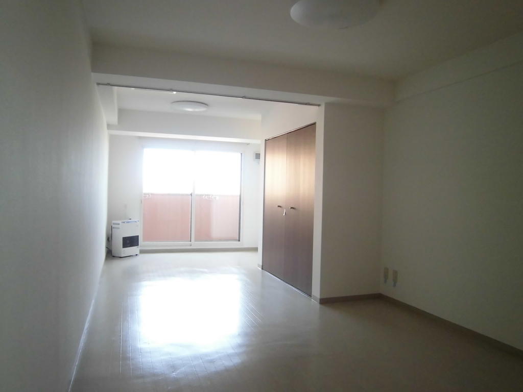 Living and room. This spacious apartment ☆ 