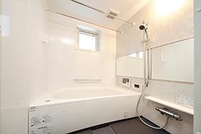 Same specifications photo (bathroom). Bus TV Ya, shower ・ Slide bar (handrail combined use) as a standard bathroom. It has also been installed window to incorporate ventilation and lighting.