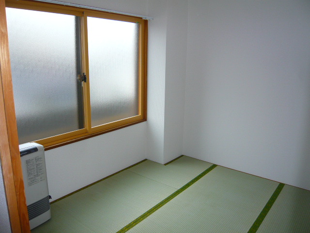 Living and room.  ☆ Japanese-style room (It is with heating) ☆ 