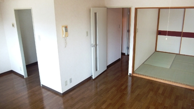 Other room space. There is also a Japanese-style room