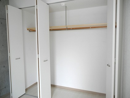 Receipt.  ☆ Spacious storage closet wall-to-wall