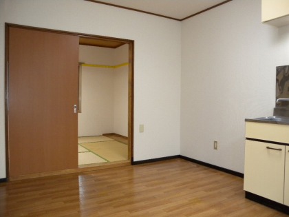 Living and room. ~ Sapporo's largest listing amount ~ Looking for room to big center shops