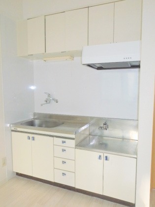 Kitchen. Located in the heart of the city center ☆ We introduce here the listing brokerage fee 0 yen in our shop