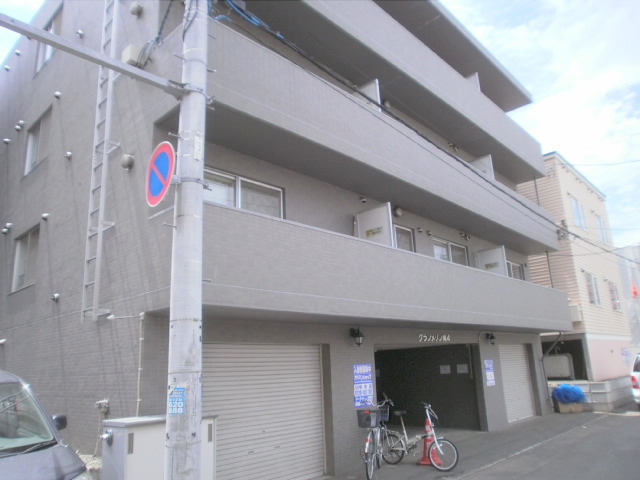 Building appearance. appearance
