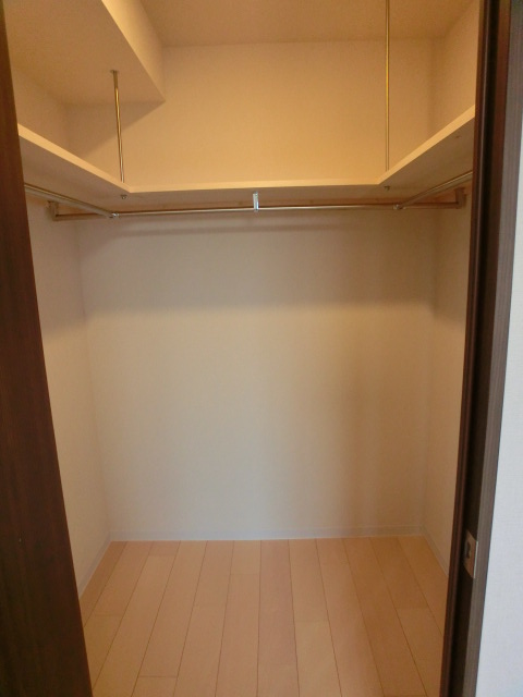 Receipt. wide! Walk-in closet with! ! 