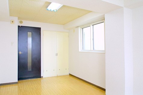 Living and room. Deposit ・ key money ・ Rent is all free of triple 0 yen properties before