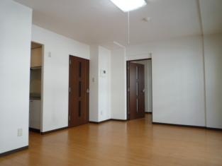 Living and room. ~ Sapporo's largest listing amount ~ Looking for room to big center shops! 