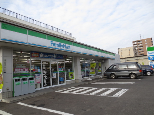 Convenience store. FamilyMart Sapporominami Article 8 store up (convenience store) 318m