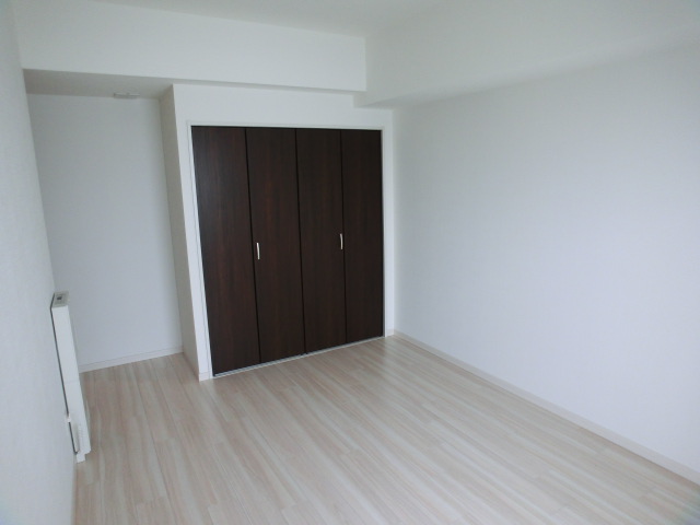 Other room space. Spacious master bedroom! 