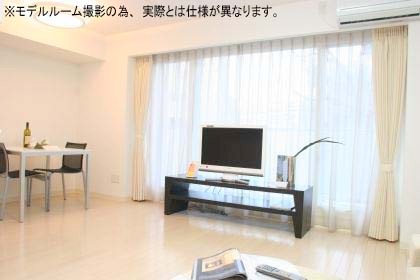 Living and room. Photos of the model room is ☆ 