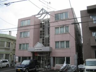 Building appearance. Commuting in a 3-minute walk from the subway the nearest station ・ It is convenient to go to school