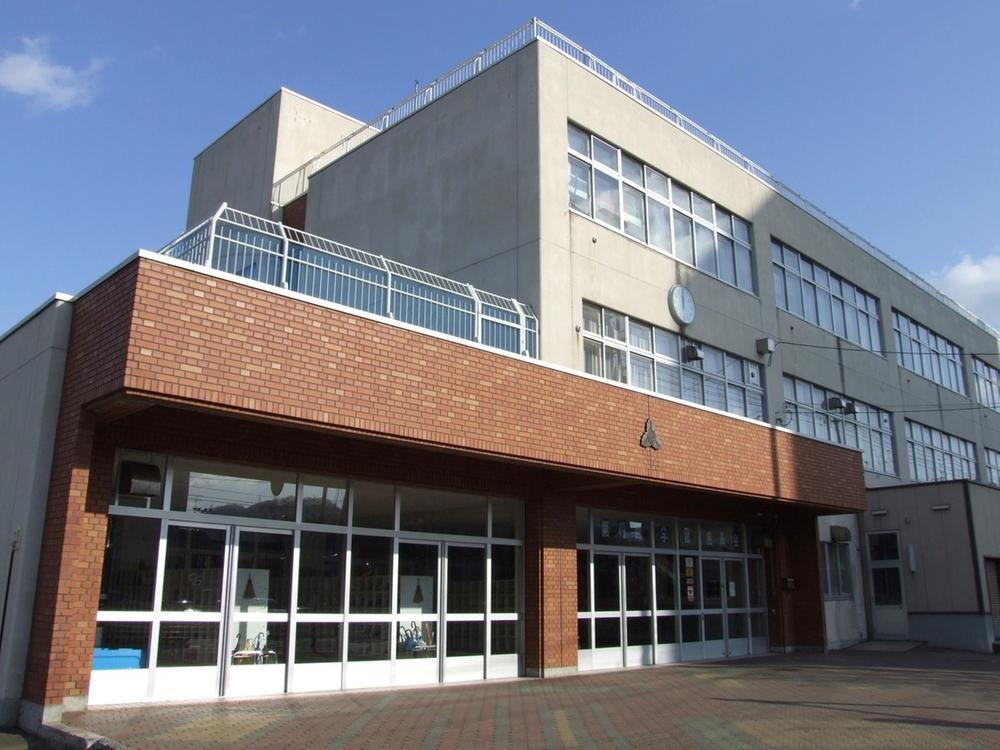 Primary school. 443m to Sapporo Municipal Miyanomori Elementary School
