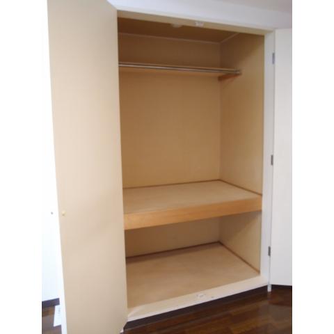 Receipt. It is the storage of large capacity! You can up and down to fractional storage. 