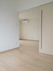 Living and room. Expenses in the city gas and the net free of charge greatly reduced ☆ Storage capacity is also excellent