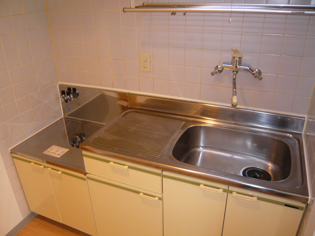 Kitchen. It is cleaning already kitchen