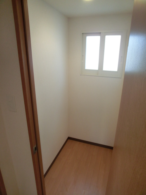 Other room space. There and very convenient. Interior closet space ☆ 