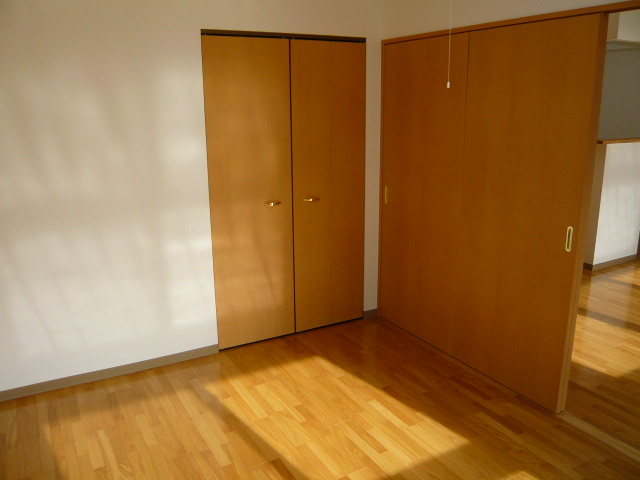 Other room space. Western-style room is also spacious space