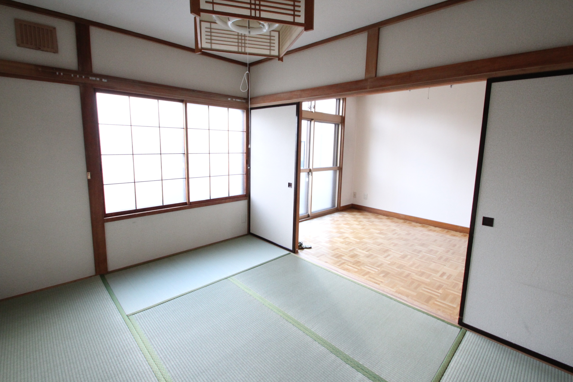 Other room space. Tatami is also clean and new ☆ 