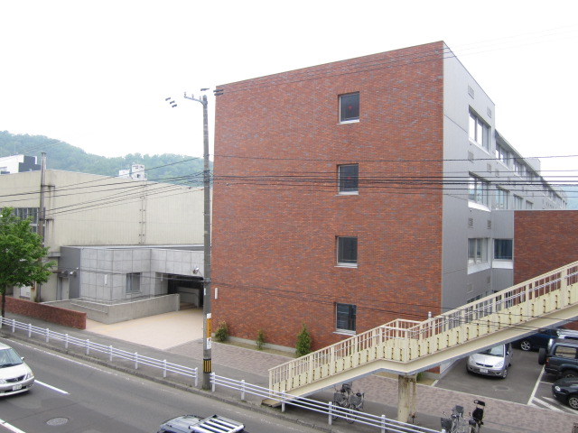 Primary school. 603m to Sapporo Municipal Maruyama Elementary School (elementary school)