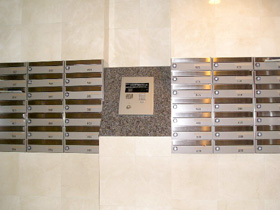 lobby. There is also a mailbox, Auto-lock also comes with. 