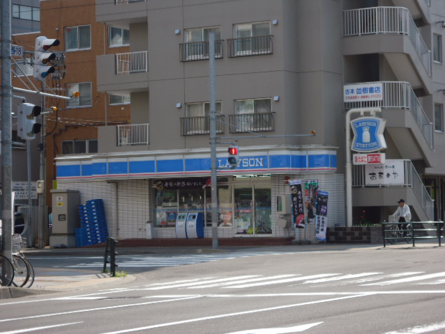 Convenience store. Lawson Sapporo Odorinishi nineteen-chome up (convenience store) 336m