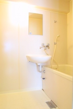 Bath.  ☆ Pet is a popular rebar apartment Allowed rent one month free