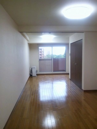 Living and room. JR Sapporo 10-minute walk from the train station! This property located in central Sapporo. 