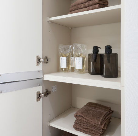 Bathing-wash room.  [Linen cabinet] Soap and shampoo, Towels and plenty of storage. Keep to the space and refreshing the utility