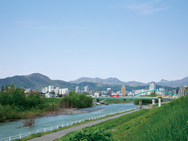 Surrounding environment. Toyohira (about 470m / 6-minute walk). Ishikari River water system Ishikari River tributary of the first-grade river flowing Sapporo, Hokkaido. Stroll the riverbed, And or jogging, There are various ways to enjoy