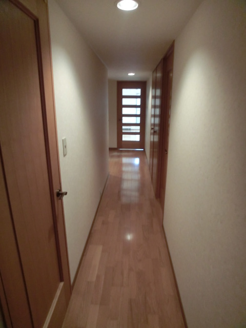 Other room space. Corridor is a good feeling