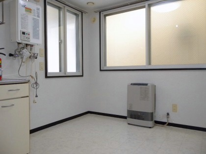 Living and room. You can move in the initial cost 40,000 yen! Cable TV corresponding have